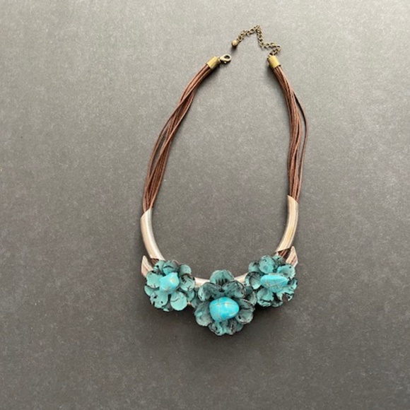 Hammered Metal & Stone Fashion Necklace - Picture 4 of 5